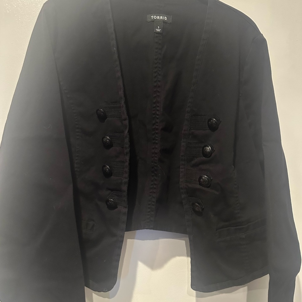 Torrid Military Style Twill Cropped Jacket Black Shrug with decorative buttons - Picture 4 of 8